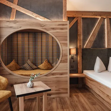 Kohlerhof - 4 Star Wellness & Active ホテル フューゲン