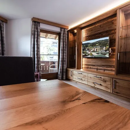 Kohlerhof - 4 Star Wellness & Active ホテル フューゲン