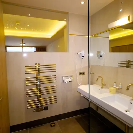 ホテル Kohlerhof - 4 Star Wellness & Active 4*