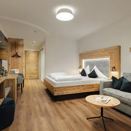 Kohlerhof Hotel 4*